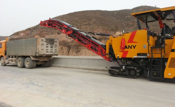 液體撒布車(chē)操作面板使用應(yīng)該注意什么？